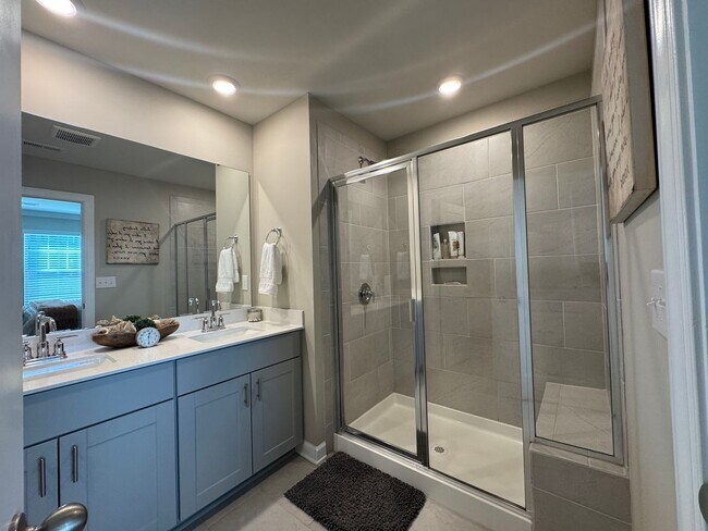 Building Photo - Modern 3-Level Townhome for Rent | Prime SW Charlotte Location