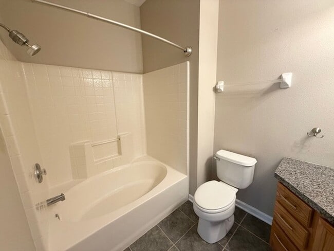 Building Photo - Ground-Level 3-Bedroom Condo in the Gated ...