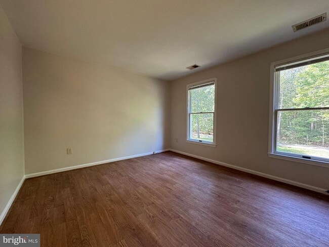 Building Photo - 11850 Clifton Dr