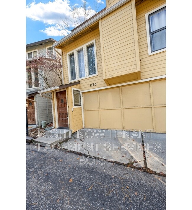 Building Photo - 1760 Woodbridge Ln