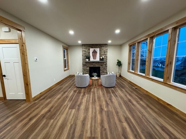 Building Photo - Brand New Private Bella Ridge 4 Bedroom 2.5 Bath Home Near Golf and Lewis & Clark Elementary School