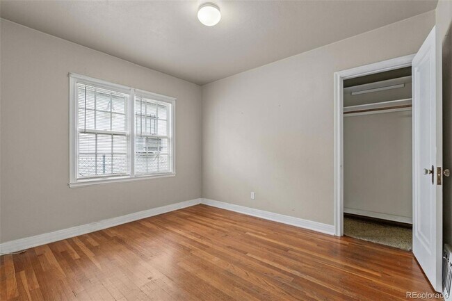 Building Photo - 1321 E Monument St