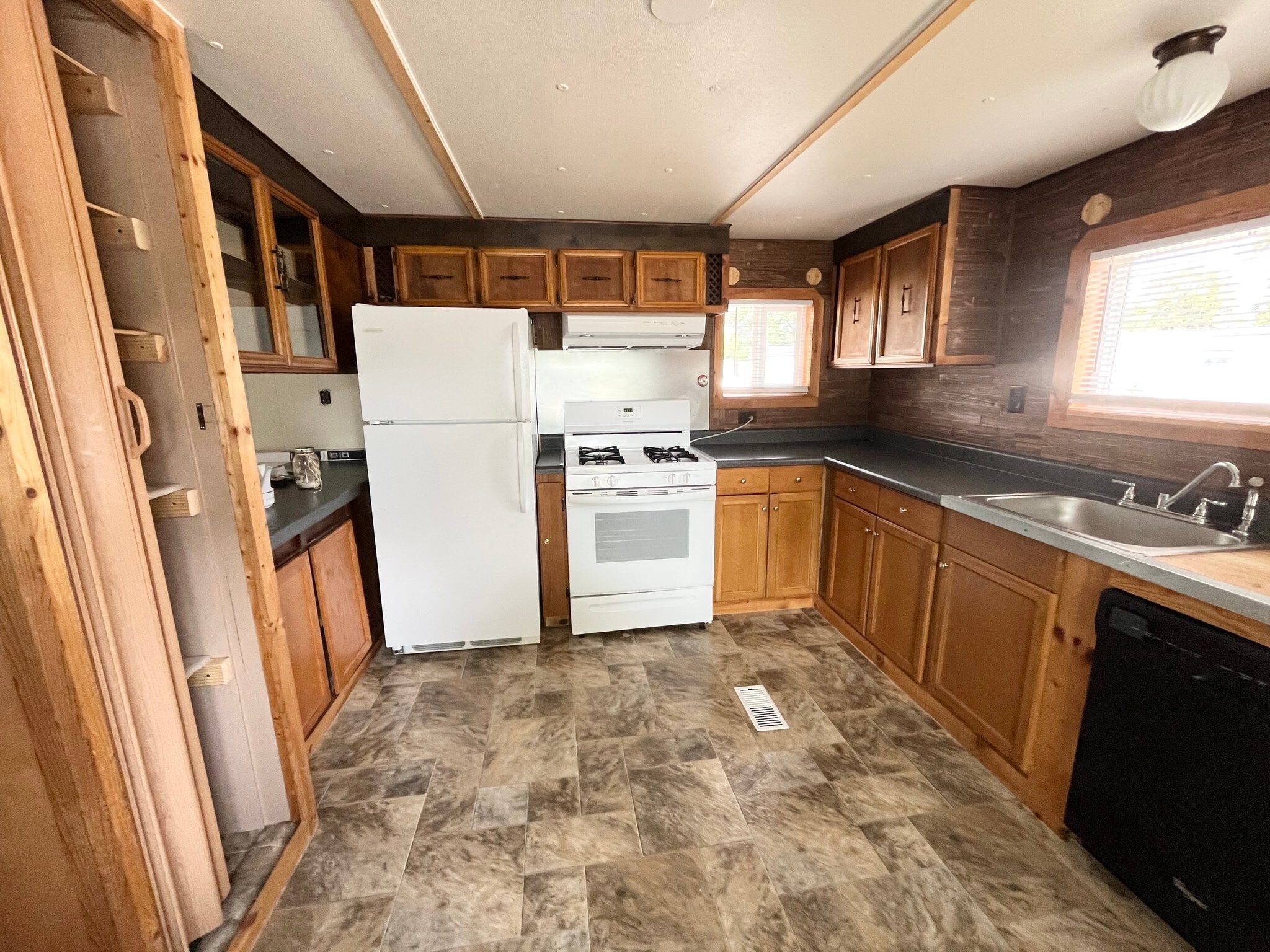 Building Photo - 44 Redrock Dr