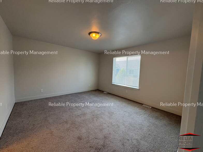 Building Photo - 140 S Emery Ln