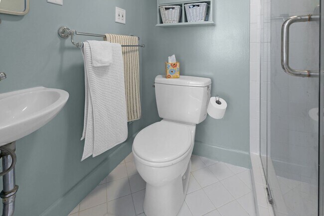 Building Photo - 3 Bed 2.5 Bath Home for Rent in Norfolk!