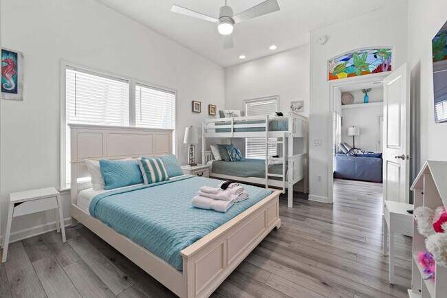 Building Photo - 42 Moody Dr