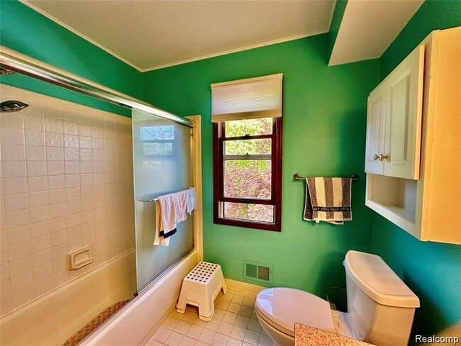 Building Photo - 24397 Venice Dr