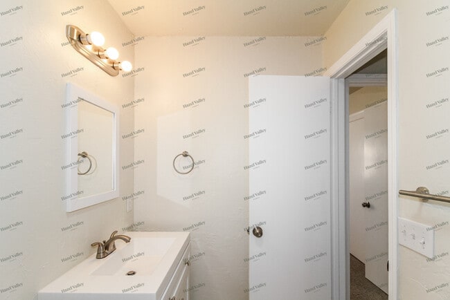 Building Photo - 301 Fay Ave