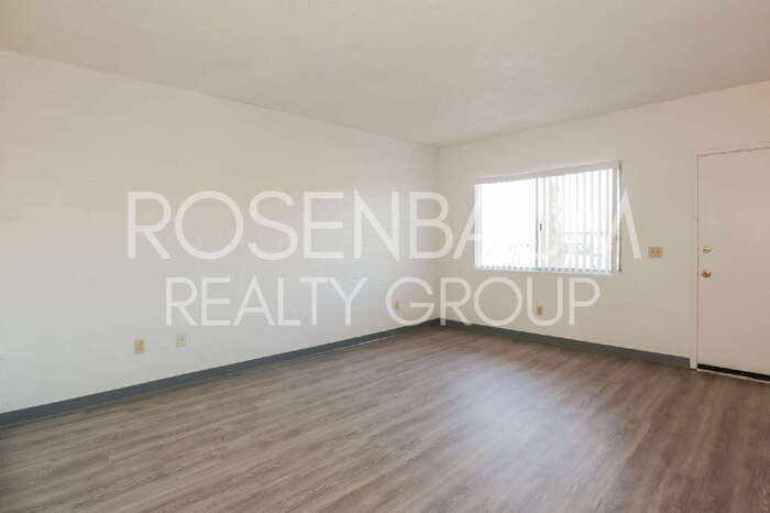 Building Photo - 1518 E Hedrick Dr