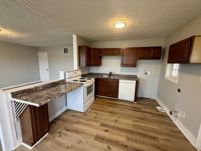 Building Photo - 1658 Frank Rd