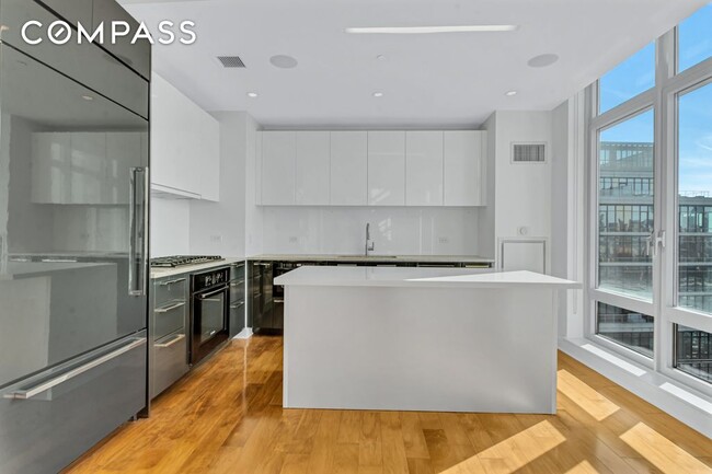 Building Photo - 2 N 5th St