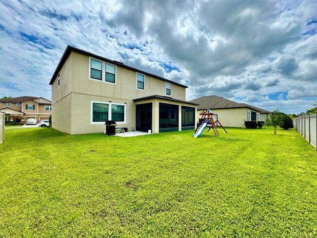 Building Photo - 2854 Hilliard Dr