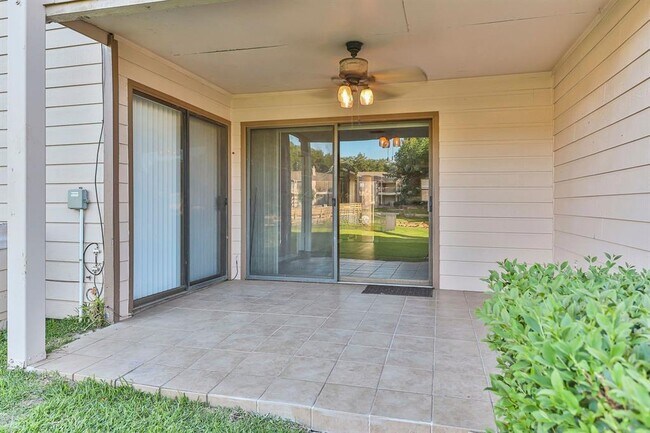 Building Photo - 104 Lakeview Terrace