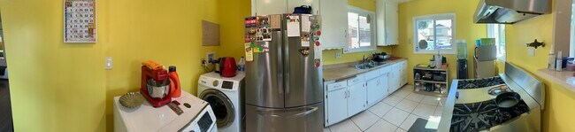 Building Photo - 11659 Harvard Dr