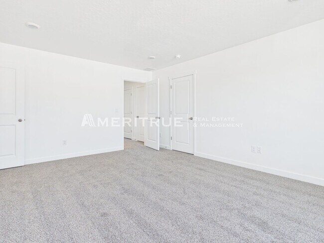 Building Photo - 1868 E 640 N