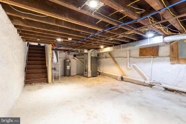 Building Photo - 801 Cameron St