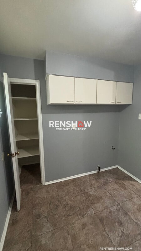 Building Photo - 3228 Lyndale Ave