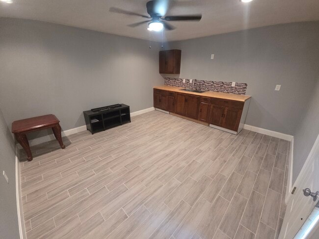 Building Photo - 126 Postwood Dr