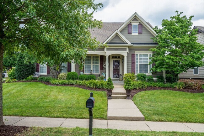 Primary Photo - 3 Bedroom, 3 Bathroom Home w/ 2 Car Garage...