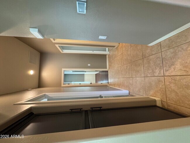 Building Photo - 3172 E Birchwood Pl