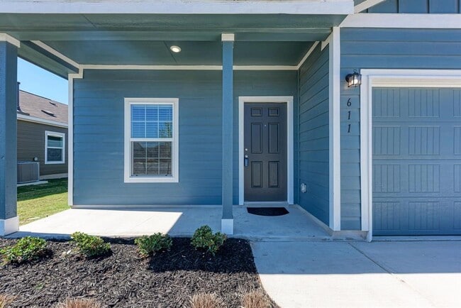 Building Photo - 611 Halfmoon Dr