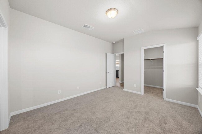 Building Photo - 140 Honey Bee Rd