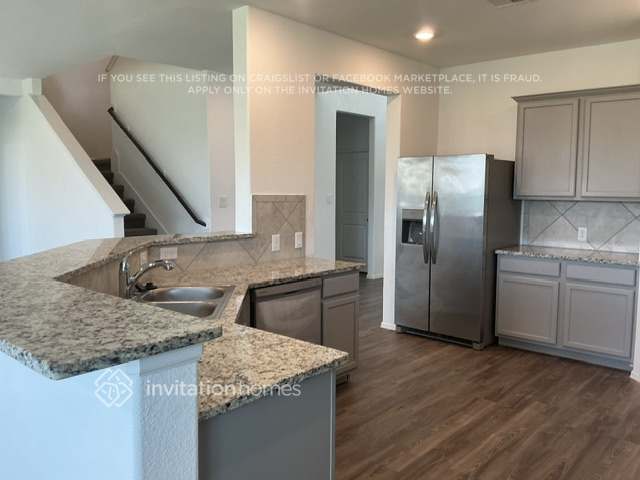 Building Photo - 753 Ridgewood Lk Dr