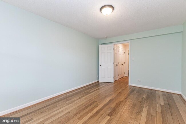 Building Photo - 100 N George Mason Dr