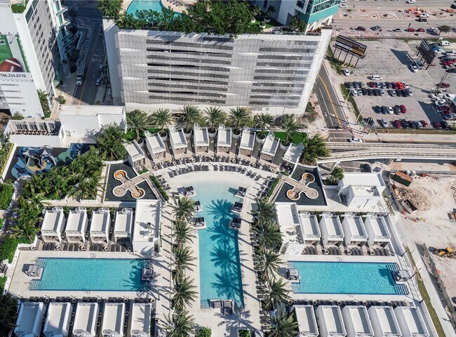 Building Photo - 851 NE 1st Ave