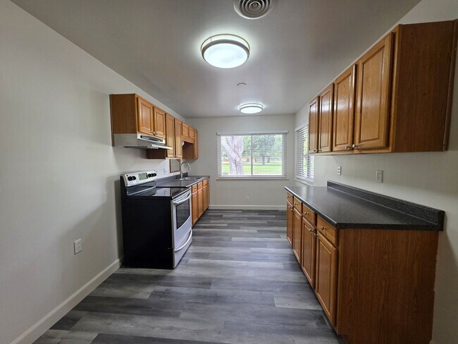 Building Photo - Bowen/Phelps Duplex