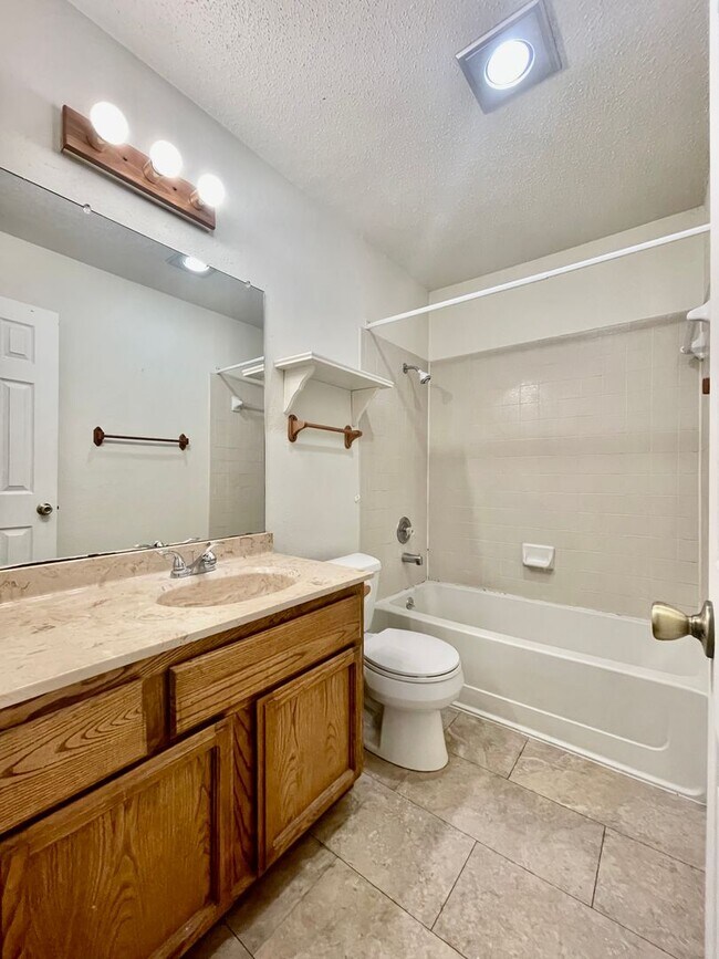 Building Photo - A Perfect Home, In A Perfect Location!