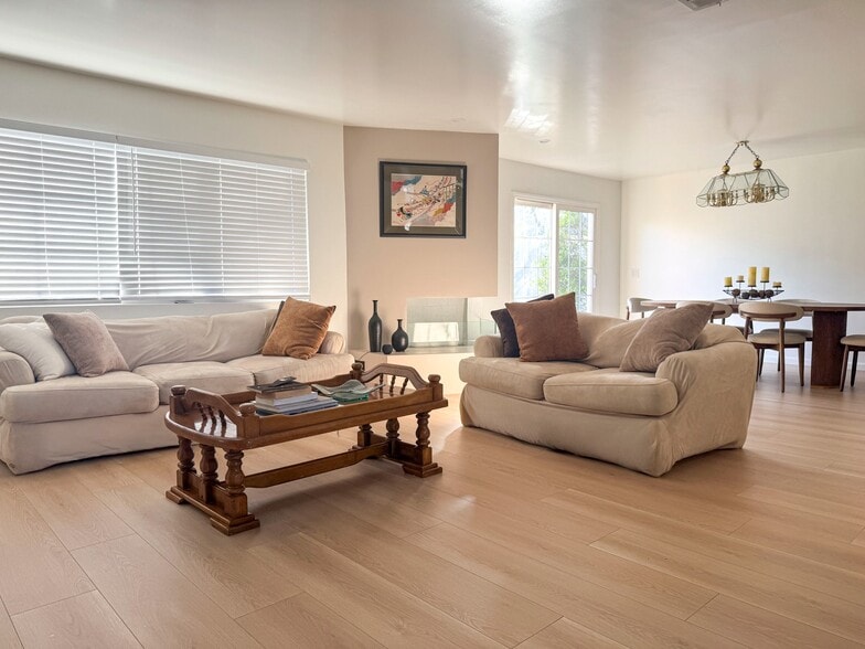 Building Photo - 2926 W 227th St