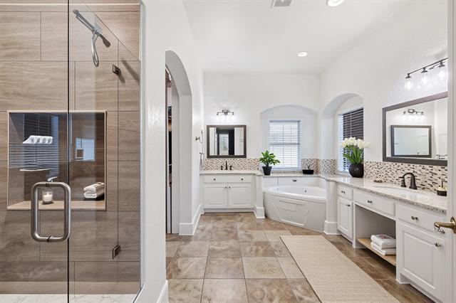 Building Photo - 1920 Sandstone Dr