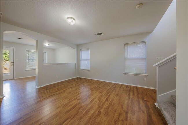 Building Photo - 2905 Rainy River Dr