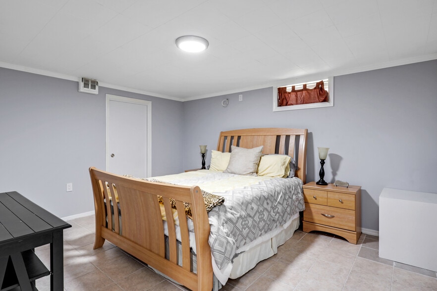 Bedroom 5 - 969 Braun Ter