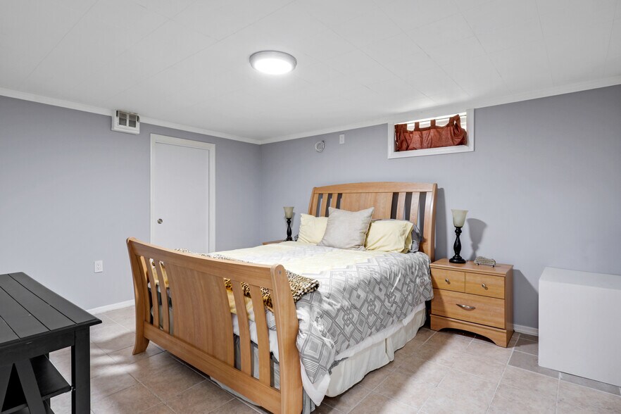 Bedroom 5 - 969 Braun Ter