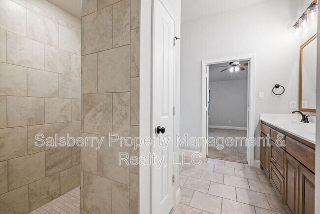 Building Photo - 1636 Town Creek Cir