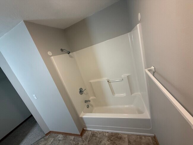 Building Photo - 4637 Twain St