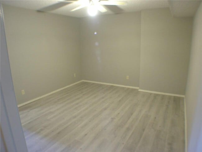 Building Photo - 9 Connie Ln