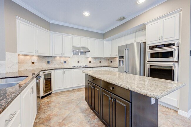 Building Photo - 18 Candle Pine Pl