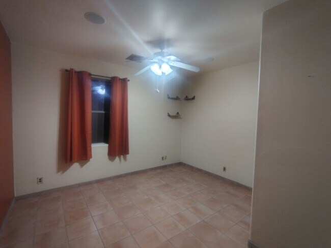 Building Photo - 9031 S Lonesome Ln