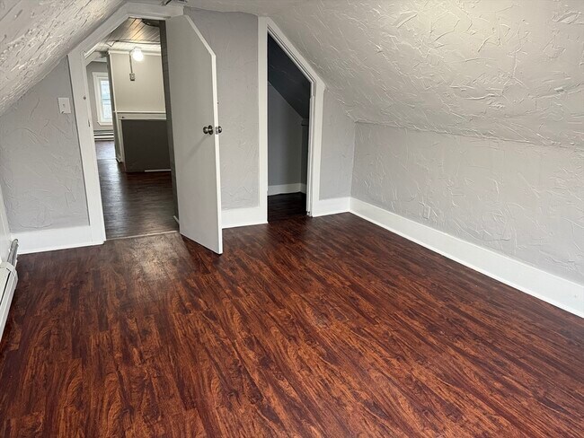 Building Photo - 446-448 Main St