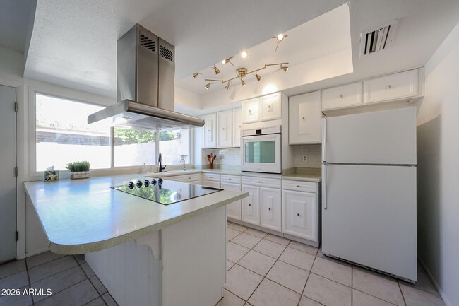 Building Photo - 4028 N Granite Reef Rd