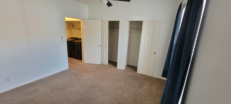 Building Photo - 14353 E 1st Dr