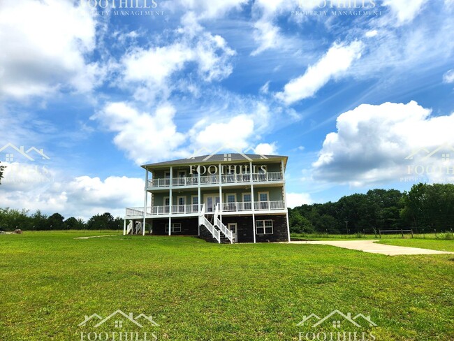 Building Photo - 128 Hudgins Lake Rd