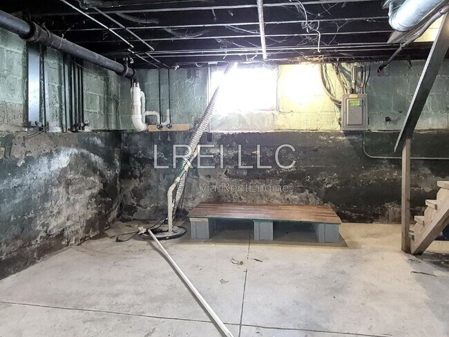Building Photo - 3615 Del Park Terrace