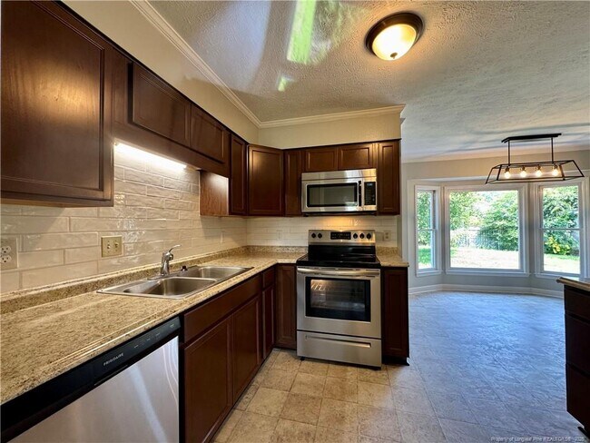 Building Photo - 2010 Windlock Dr