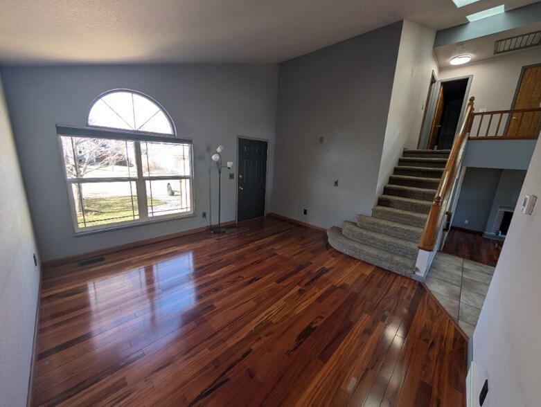 Building Photo - 4208 Stoneridge Dr