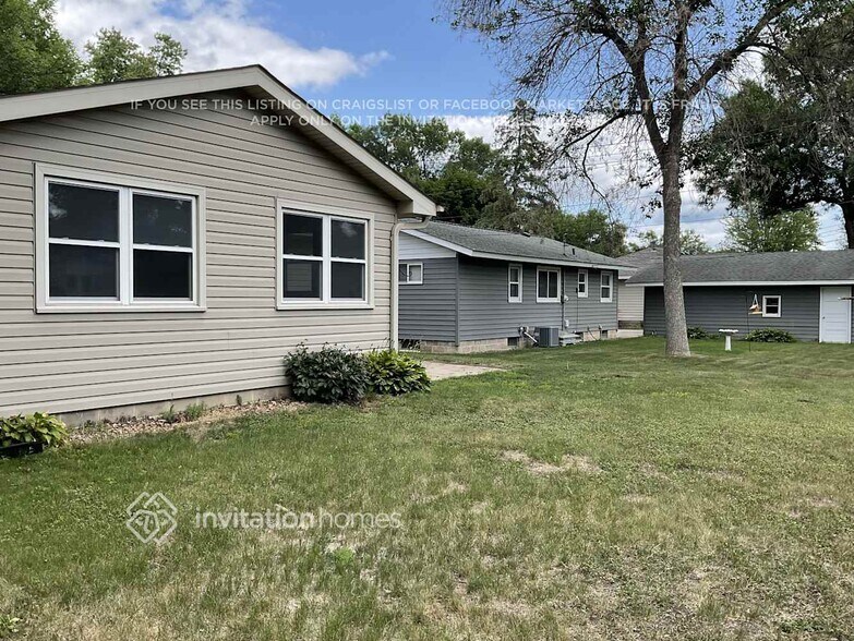 Building Photo - 614 Centennial Dr