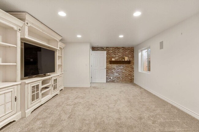 Building Photo - Beautiful Foremaster Ridge Home